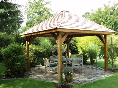 Kiosque en bois 4 pans